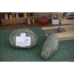 Vintage London Tweed Yarn 50g Wool Blend Green Speckled Skein